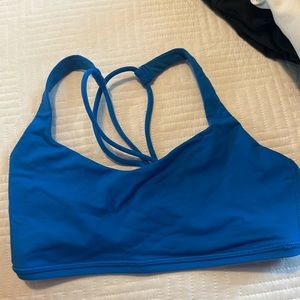 Lululemon bra size 4